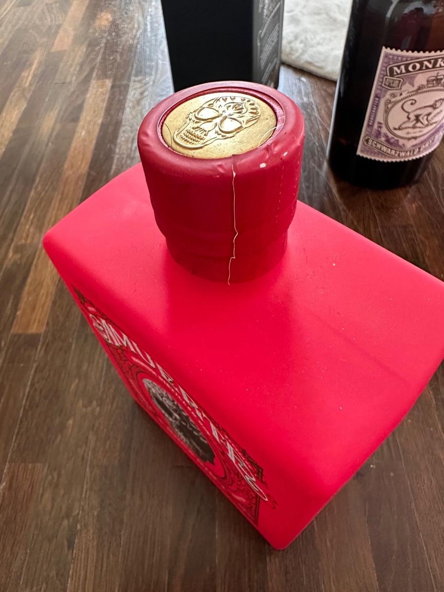 Spirituosen: AMUERTE Coca Lead Gin Red Edition neu – Neu und originalverpackt aus Baar von Lila2006 1