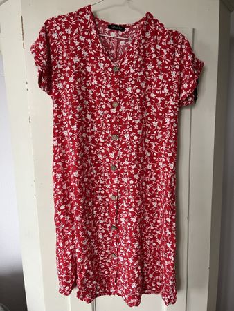 Damen Kleid rot mit Blumenmuster kurz gebraucht