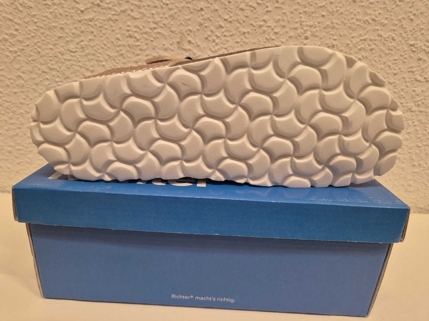 Scarpe per ragazze: Flip Flop Sandale – Nuovo e nell'imballaggio originale da Riehen venduto da Vaniisha13 3
