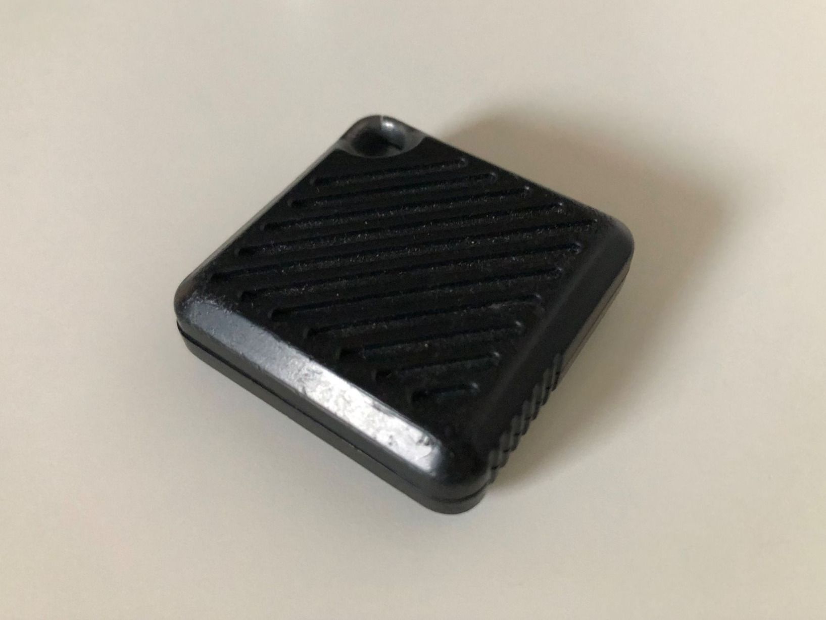 Schlüsselanhänger & - bänder: LAUT Porte-clé de protection pour Apple iTAG – Gebraucht aus St-Aubin FR von Tiweety 2