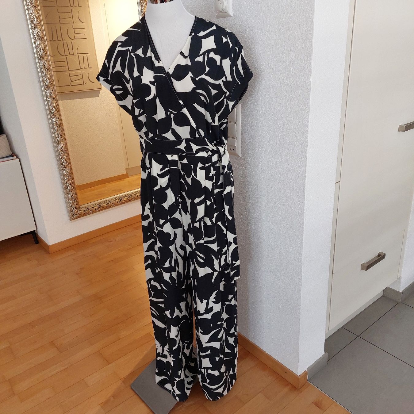 Max Mara Tute: Weekend Max Mara Overall Jumpsuit – Nuovo (secondo la descrizione) da St. Gallen venduto da ostschweiz123