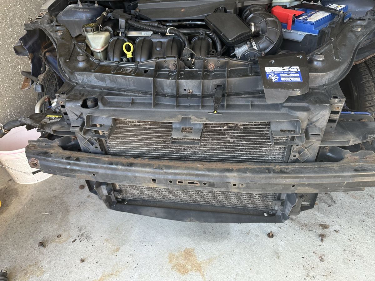 Ford Tutti pezzi di ricambio auto: Kühlerpacket Ford Fiesta ST MK5 – Usato da Goldingen venduto da Leibi101