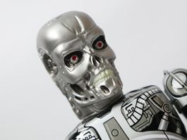 Roboter Terminator Skeleton zum aufziehen