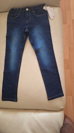 Jean slim fille neuf avec étiquette Taille 128