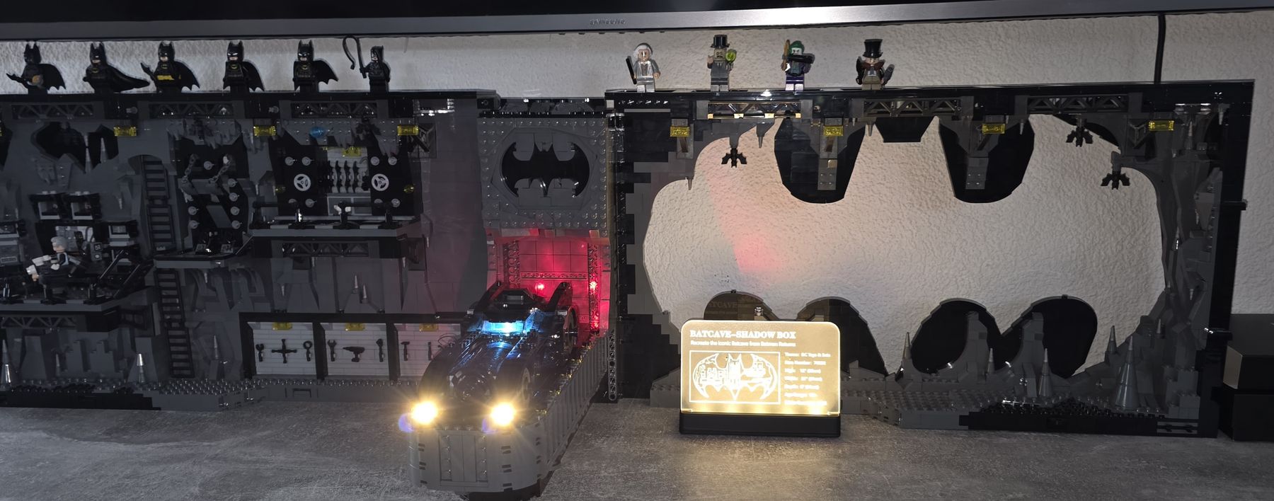 Tutte le decorazioni: Namensplatte für Batcave Shadow Box – Nuovo e nell'imballaggio originale da Luterbach venduto da Flying_Eye 1