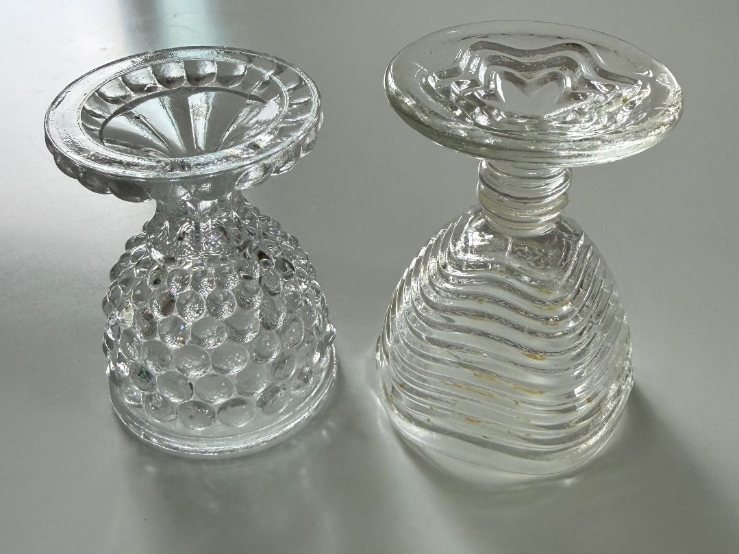 Autre vaisselle: 2 antike Eierbecher Pressglas, 19. Jh. – D'occasion à Luzern par Mamutpe 1
