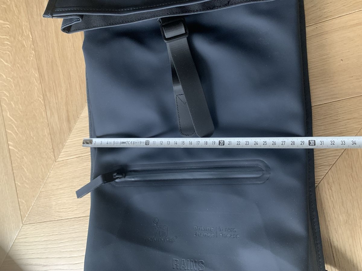 Rains Zaini: RAINS Rolltop Rucksack (NEW) – Nuovo e nell'imballaggio originale da Zürich venduto da Angela_Fashion_Lover 8