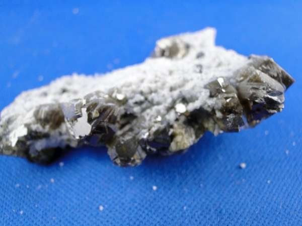 Mineralien & Heilsteine: Sphalerit var. Cleiophan auf Quarz-Matrix – Gebraucht aus Schinznach Bad von Demerald 9