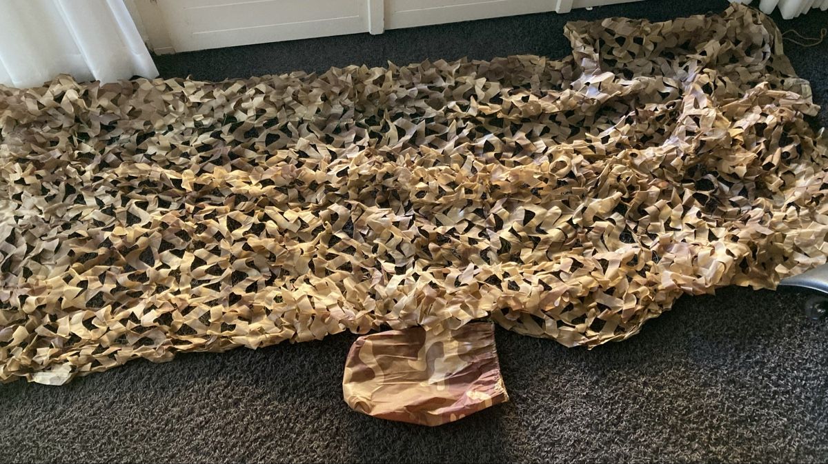 Autres de l'armée: Tarnnetz Camouflage Netz 2x4m mit Tasche – D'occasion à Uesslingen par manu-ela41