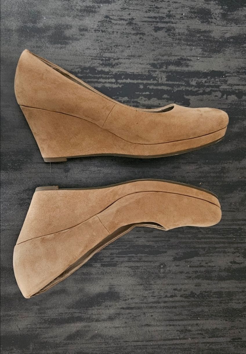 Scarpe da donna: Elegante Wildleder.Pumps/ Escarpins 40 – Nuovo (secondo la descrizione) da Genève venduto da Zoohra 1