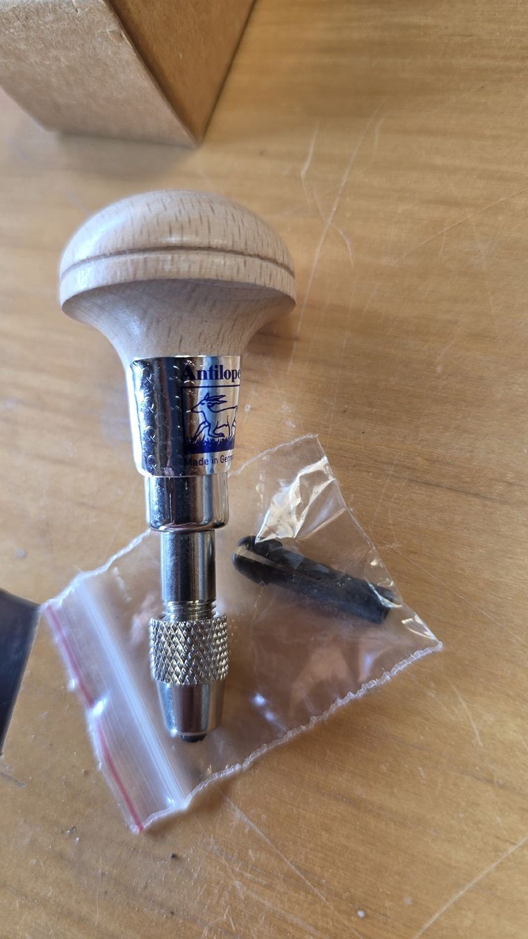 Tous les outils: Fasserhandkloben – Neuf avec emballage d'origine à Oberried am Brienzersee par Billiga