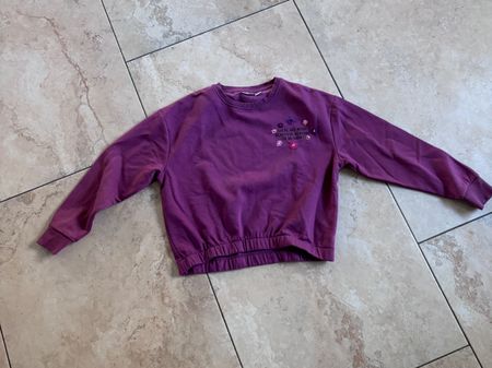 Pullover Pepperts Grösse 146/152 Mädchen lila Stickerei