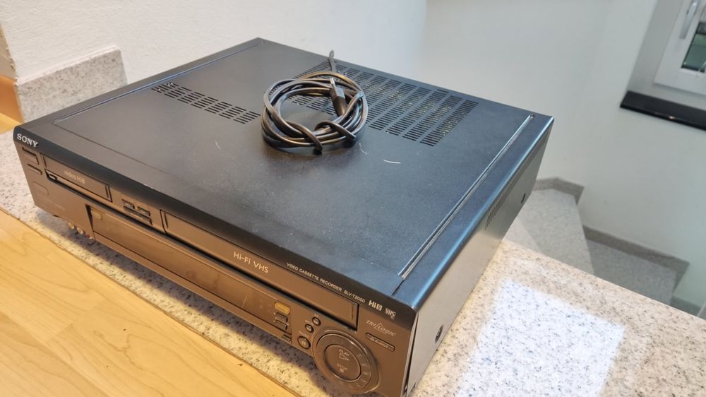ENREGISTREUR VIDÉO STÉRÉO HiFi haut de gamme Sony SLV-T2000 Video8/Hi8 VHS EUR 101,00 - FR