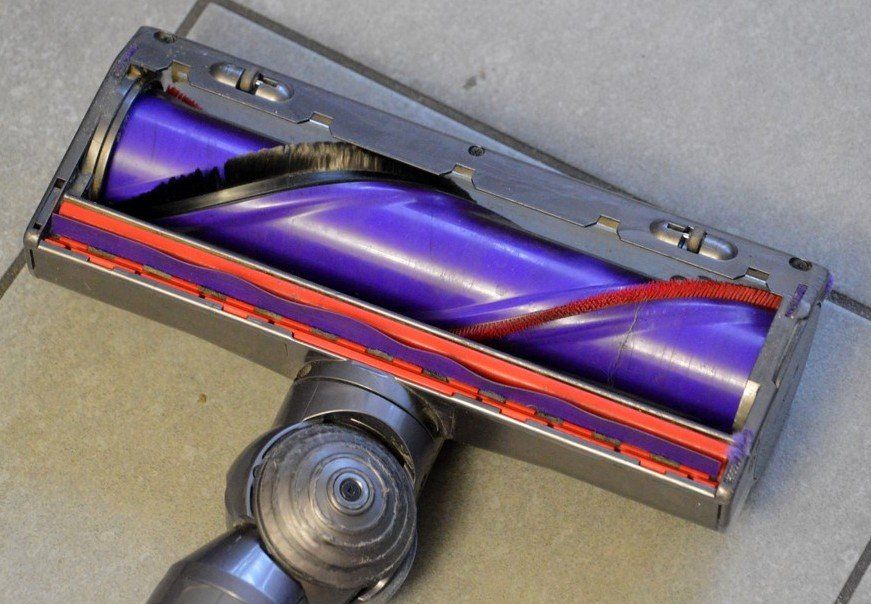 Dyson V7 Cord-Free Staubsauger / aspirateur | Kaufen auf Ricardo
