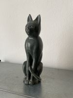 Steinkatzenskulptur aus der Mitte des 20. Jahrhunderts
