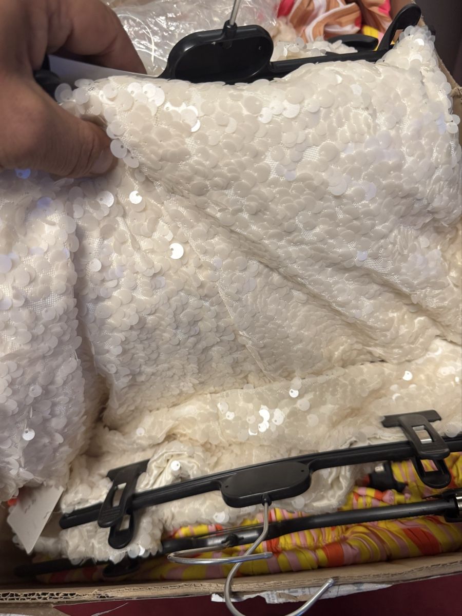 Lotti di vestiti: Lot neu Kleider 17 stk.  – Nuovo (secondo la descrizione) da Schlieren venduto da Freundlich02 2