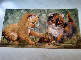 TAPIS, 128 CM. X 68 CM.