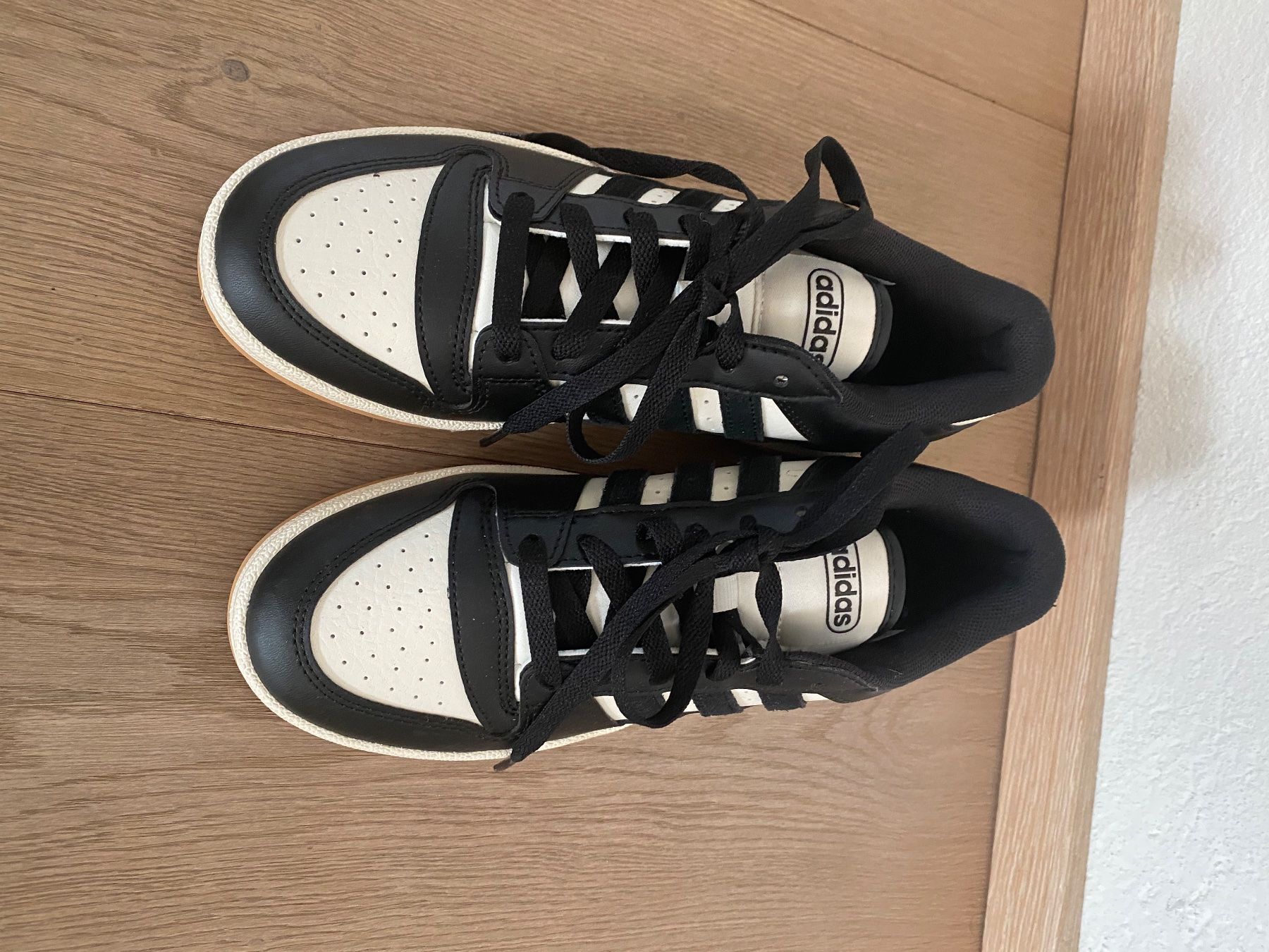 Adidas Scarpe da uomo: Adidas Sneaker neu 37 1/3 – Nuovo (secondo la descrizione) da Oberembrach venduto da Resali15