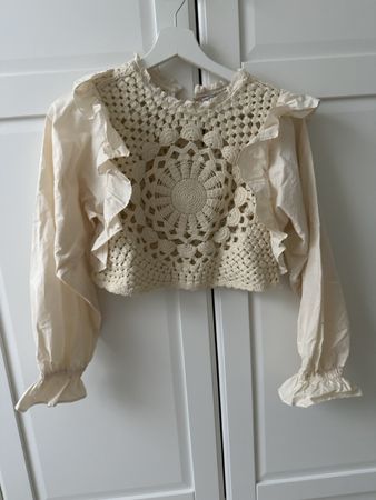Damen Bluse gehäkelt mit Rüschen Grösse XS neuwertig
