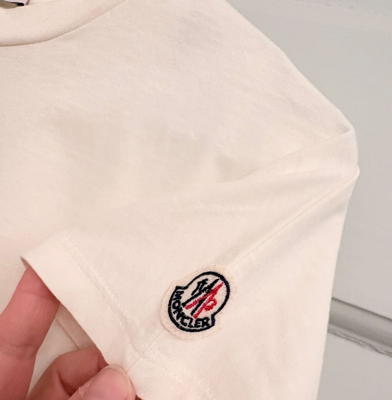 Moncler Blouses, T-shirts & Tops: Moncler, T-Shirt, Gr. 140, Cotton – D'occasion à Zürich par Pokimoki_1 3