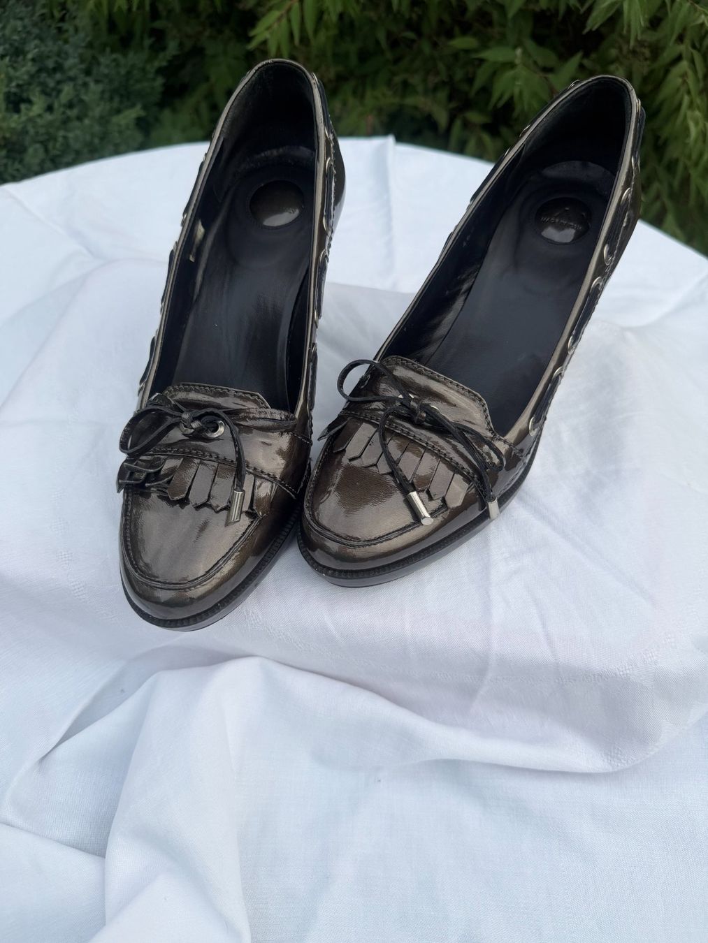 Scarpe da donna: Souliers en cuir couleur olive – Nuovo (secondo la descrizione) da Zollikofen venduto da Brando04