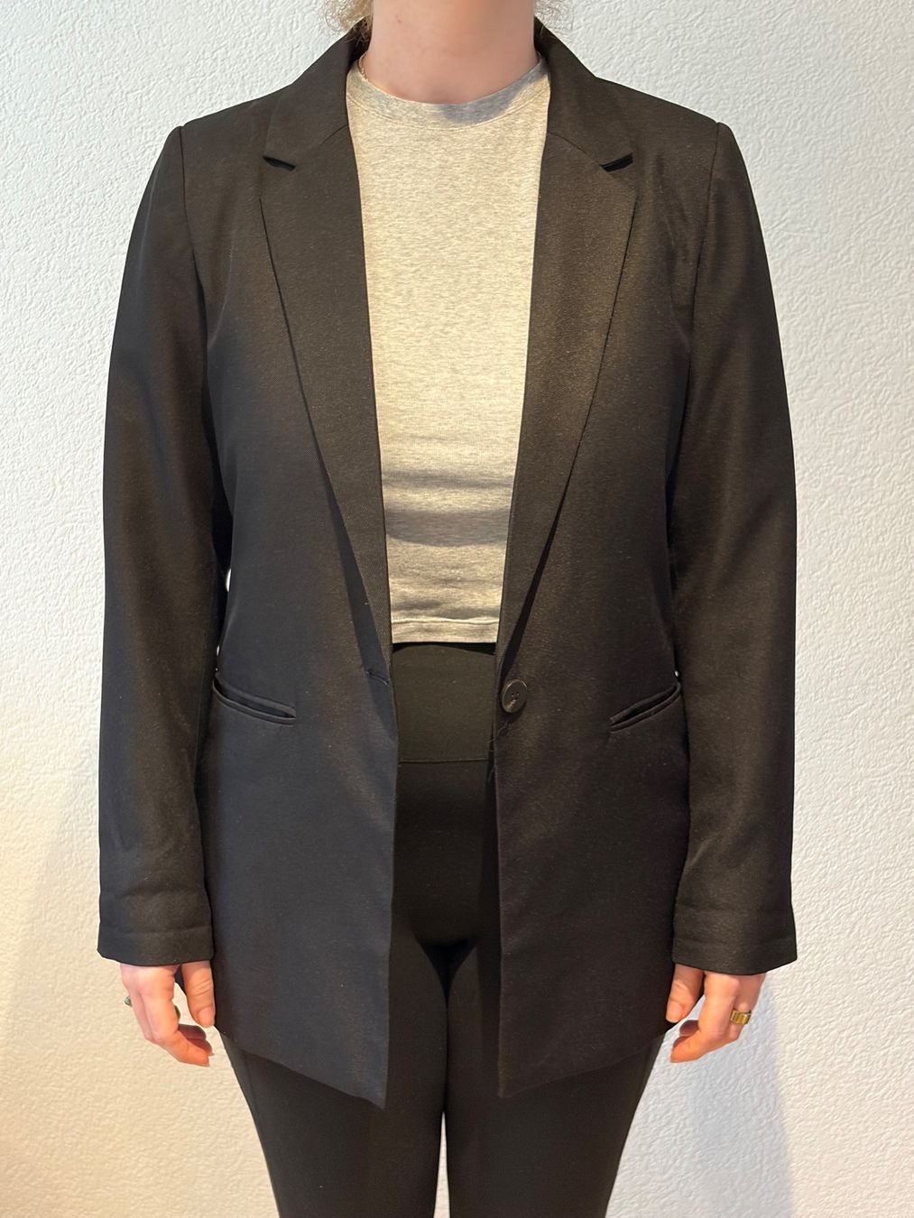 Vila Giacche: Schicker Blazer von Vila, schwarz, Grösse M – Nuovo (secondo la descrizione) da Feusisberg venduto da SwissCloset 2