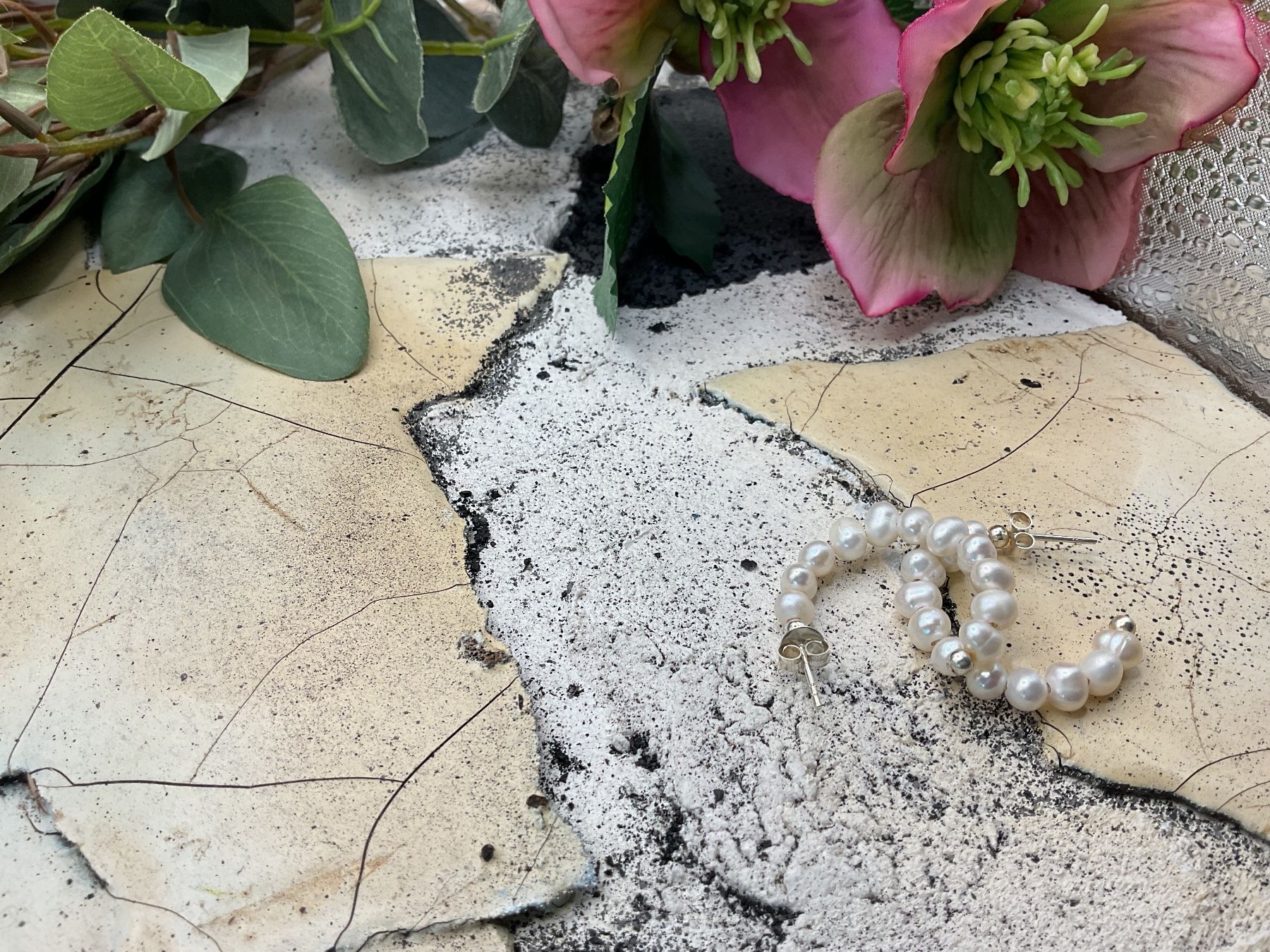 Orecchini pendenti & Orecchini a lobo: Creolen Sterlingsilber mit Perlen – Nuovo (secondo la descrizione) da luzern venduto da Alpendorf1 2