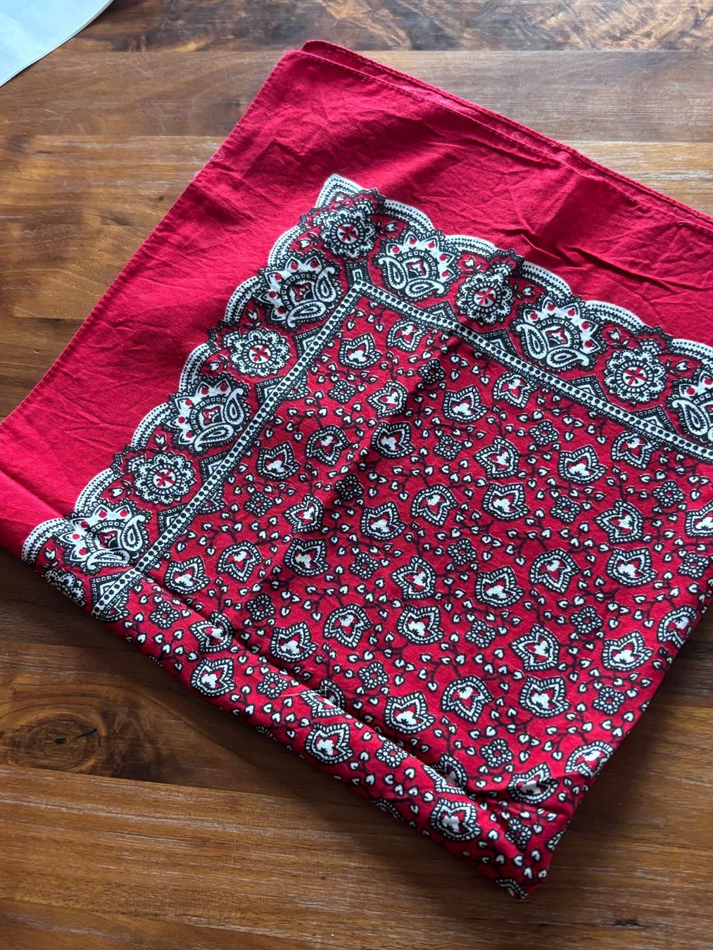 Foulards, Tücher & Schals: Glarnertüechli neuwertig rot – Neu (gemäss Beschreibung) aus Balsthal von Uroby