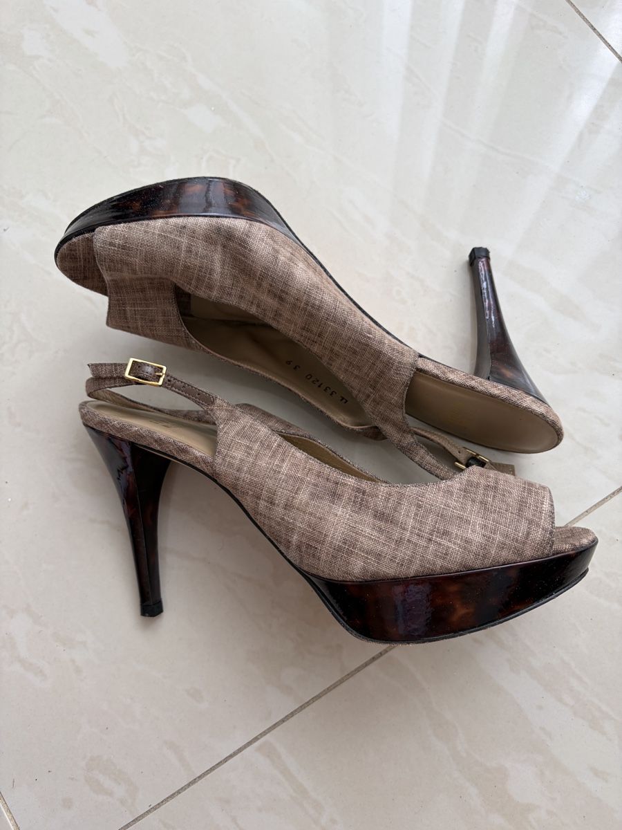 Stuart Weitzman Scarpe da donna: Pumps Stuart Weitzman beige Grösse 39 Slingpumps – Usato da Reinach BL venduto da ali_qls5 1