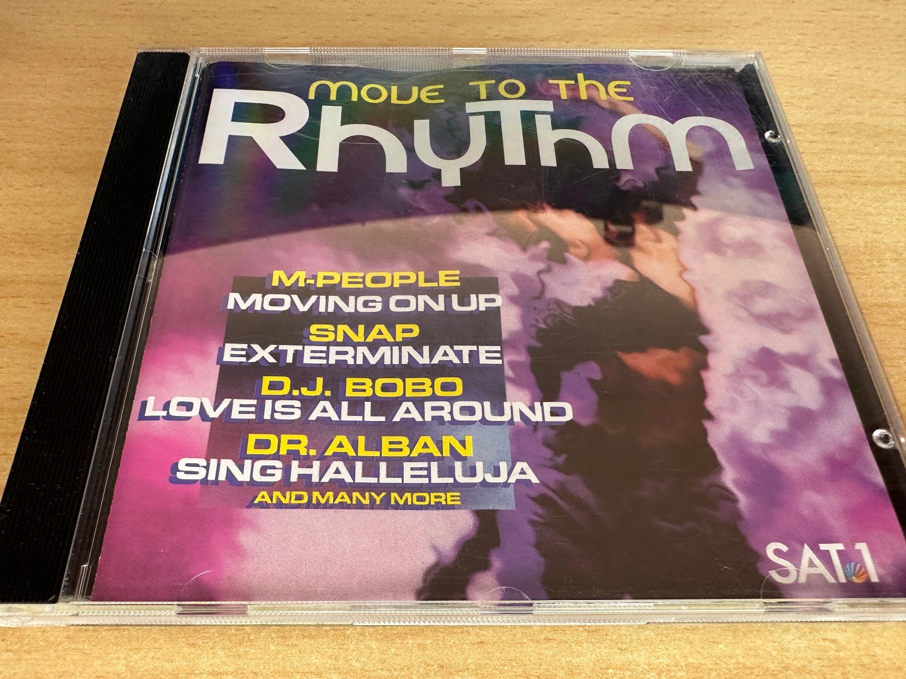 CD: Various – Move To The Rhythm – Usato da Rikon im Tösstal venduto da Alpenmutz