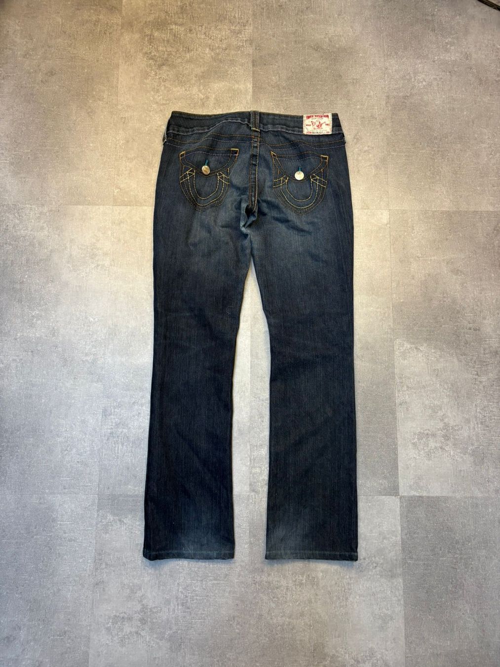 True Religion Jeans: True Religion Bootcut Jeans - Grösse M/28 – Nuovo (secondo la descrizione) da Werdenberg venduto da hase.vintage 1
