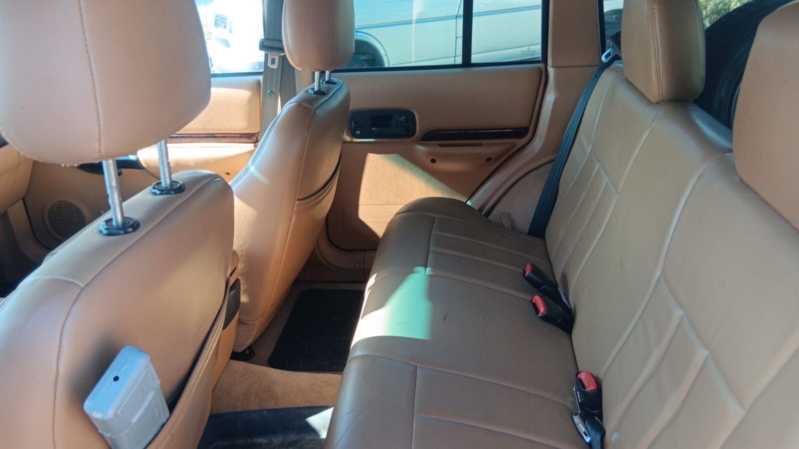 Jeep Autos: JEEP Cherokee 4.0L – Gebraucht aus Rebstein von TonyRasta-Autohandel 6