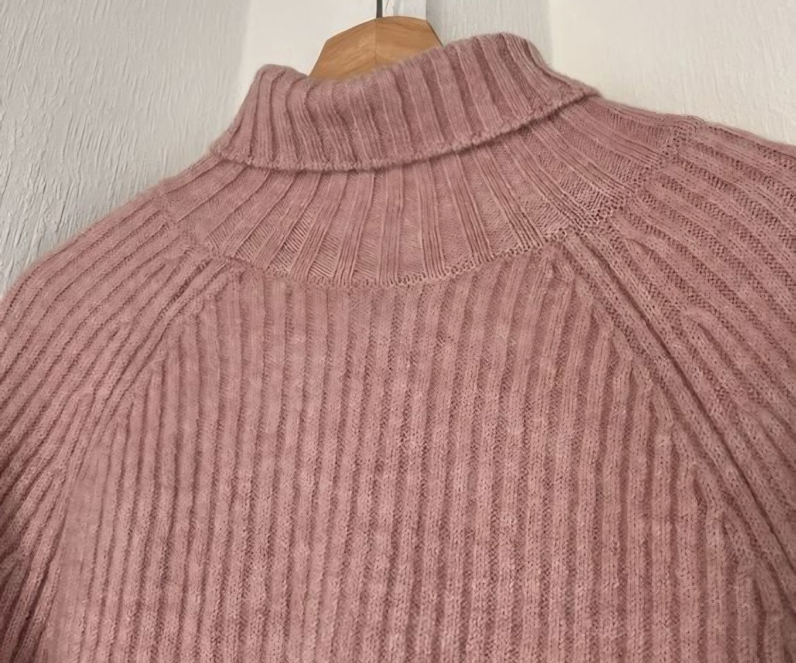 Superdry Pullover & Sweatshirts: Superdry Pullover, Gr. S, Turtleneck, alrosa – Gebraucht aus Bern von grisu_79 2