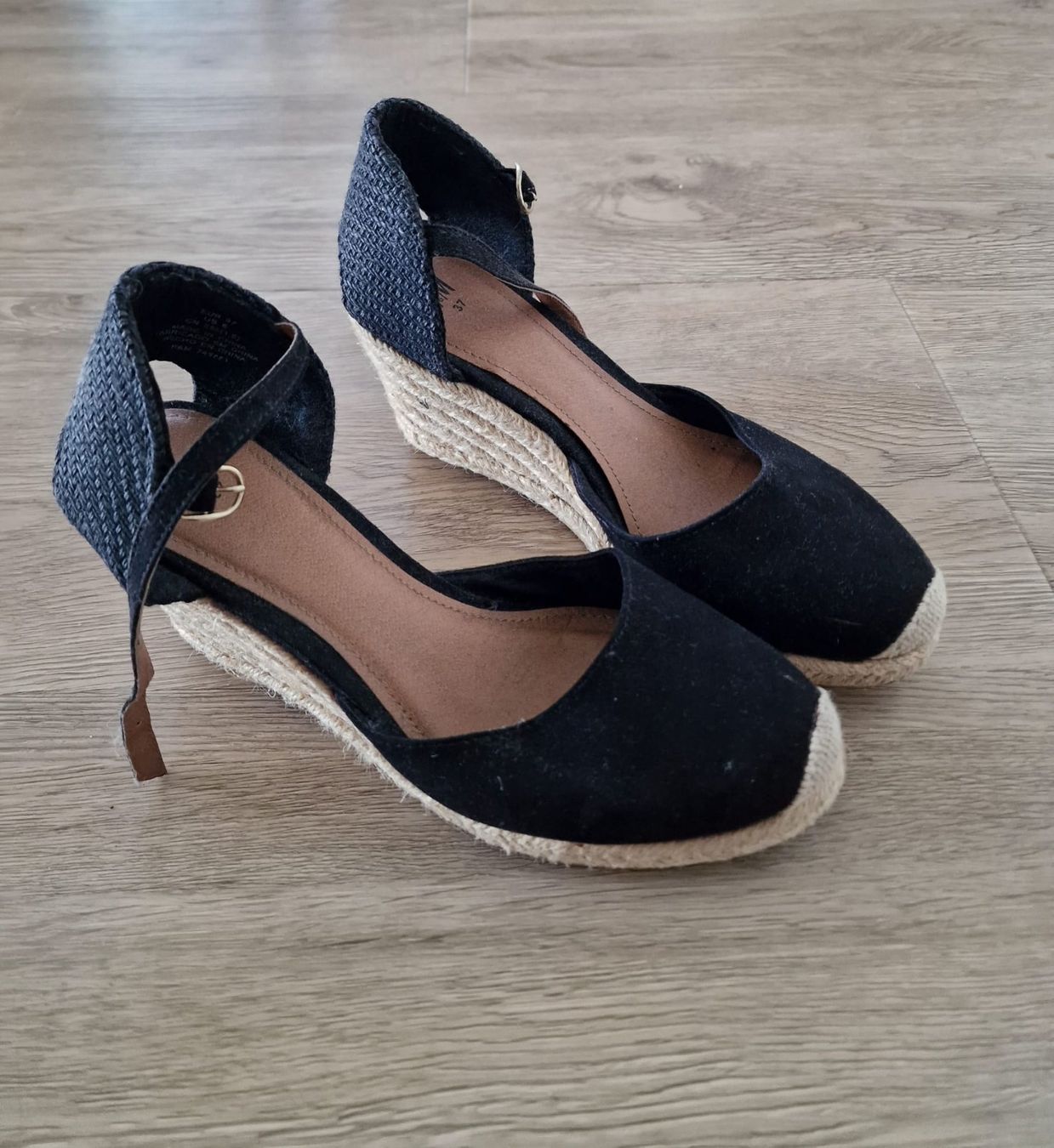 H&M Chaussures femmes: Sommer schuhe 37 HM – D'occasion à Seftigen par G00 2