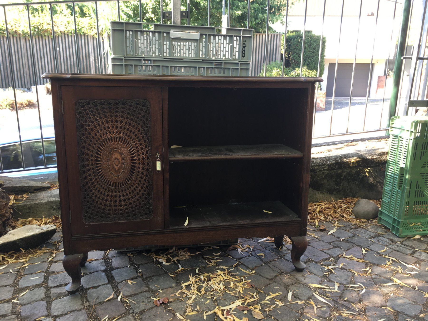 Kommoden: Antike Holzkommode – Gebraucht aus Oberwil BL von petrosilius108
