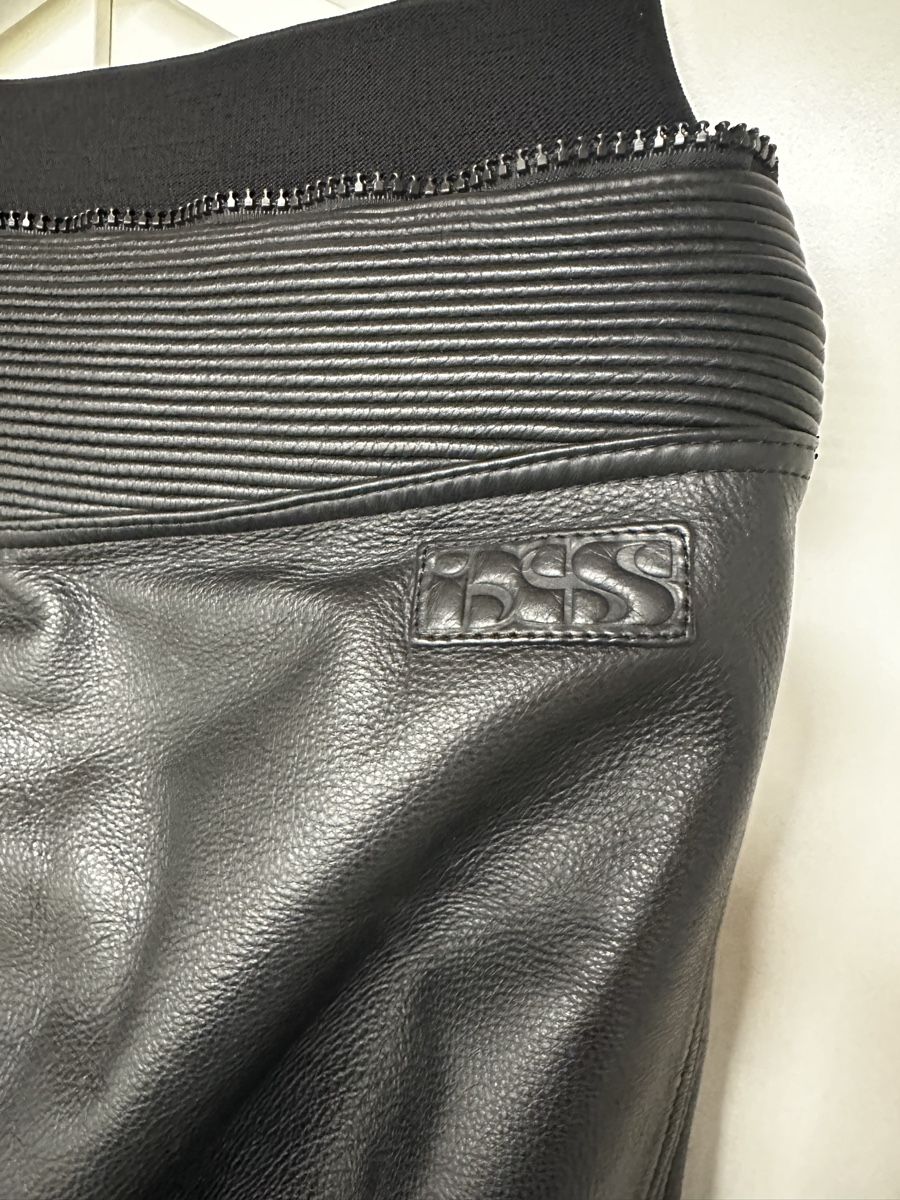 IXS Pantaloni: iXS Motorrad Lederhose – Usato da Urtenen-Schönbühl venduto da t00one 3