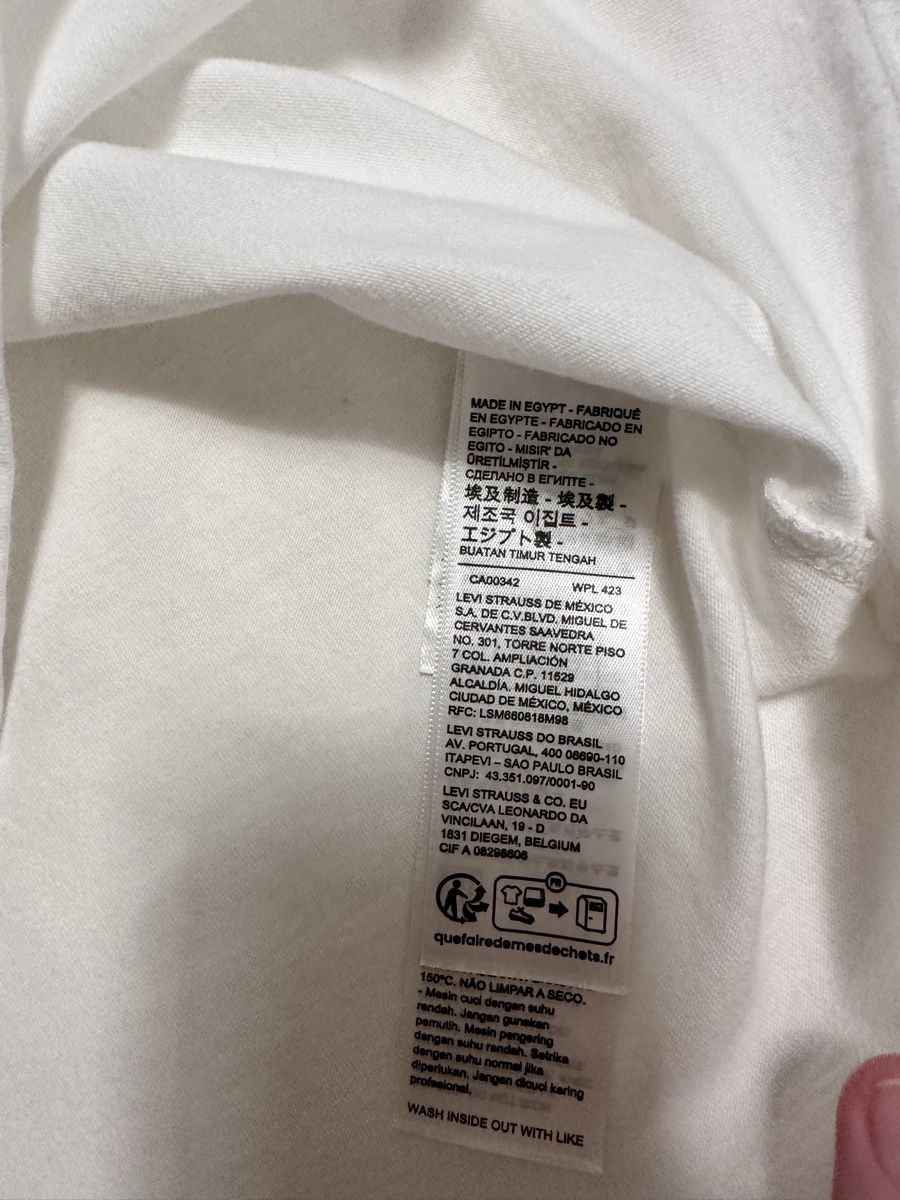 Levi's T-Shirts: Levis Damen T-Shirt Gr:S,M – Gebraucht aus Sevelen von Stopglobal. 4