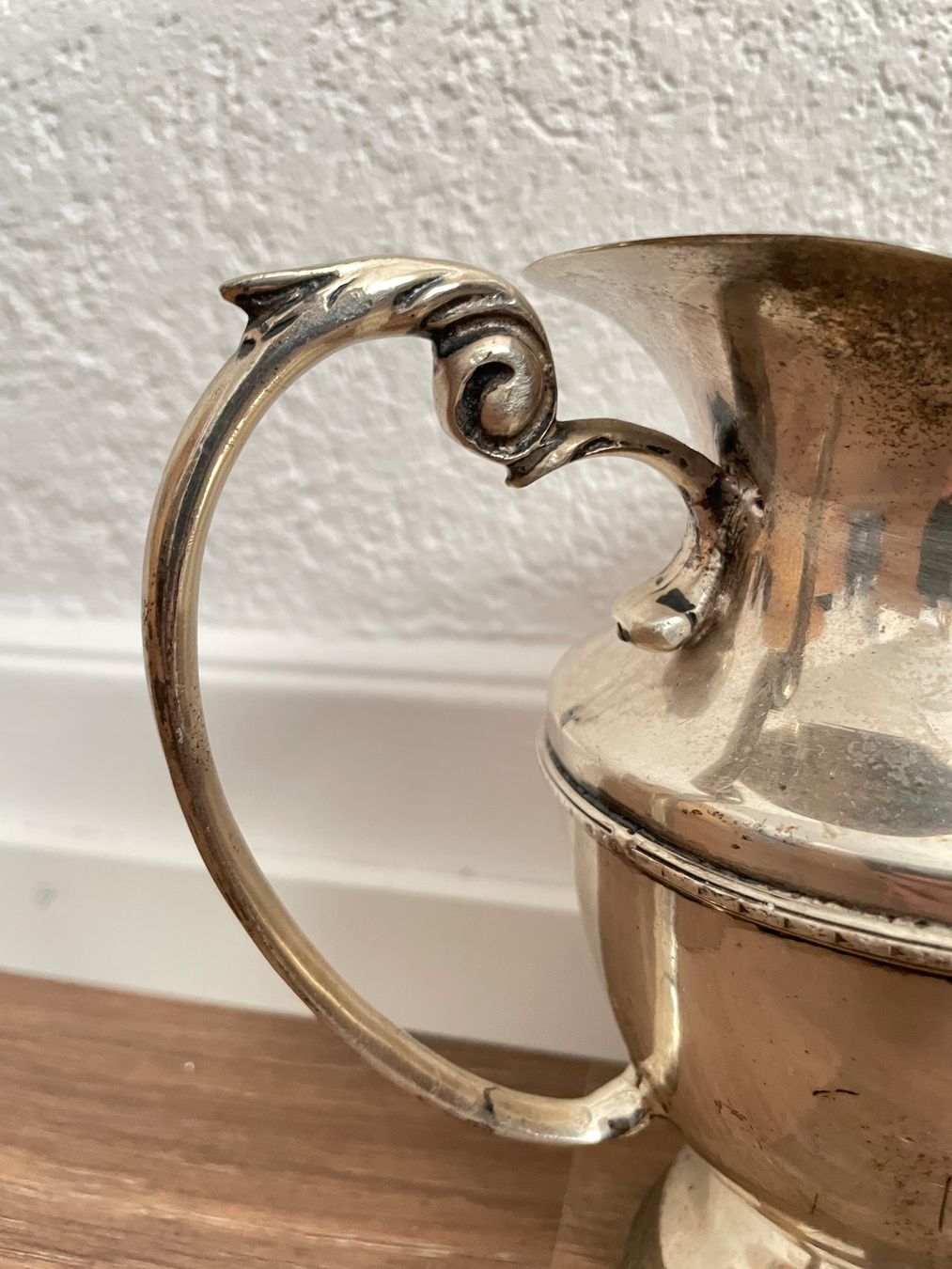 Caraffe: Antike Versilberter Krug von C.W. – Usato da Winterthur venduto da ttltc 1