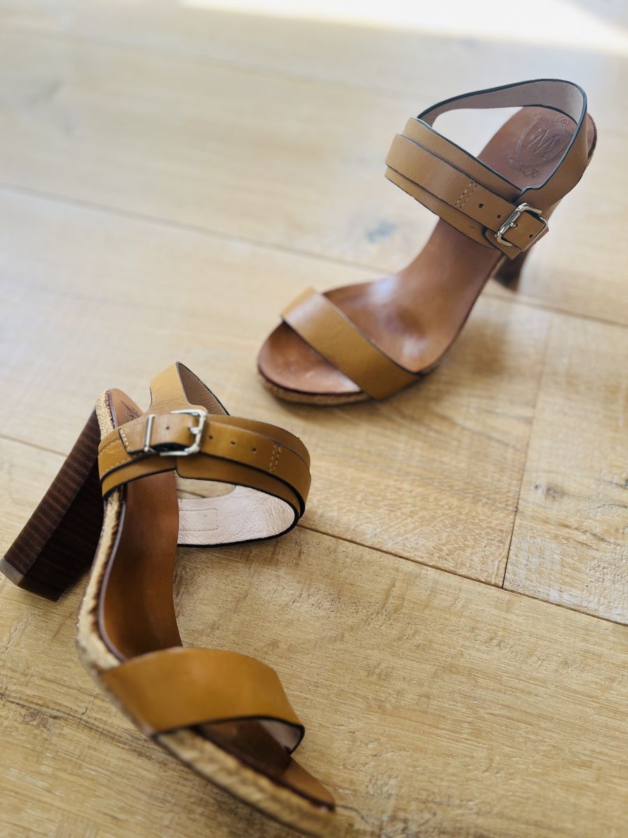 Massimo Dutti Damenschuhe: Massimo Dutti sandales – Gebraucht aus Nyon von ikel78