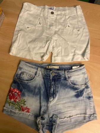 2 süsse Shorts Gr.36👧🏻