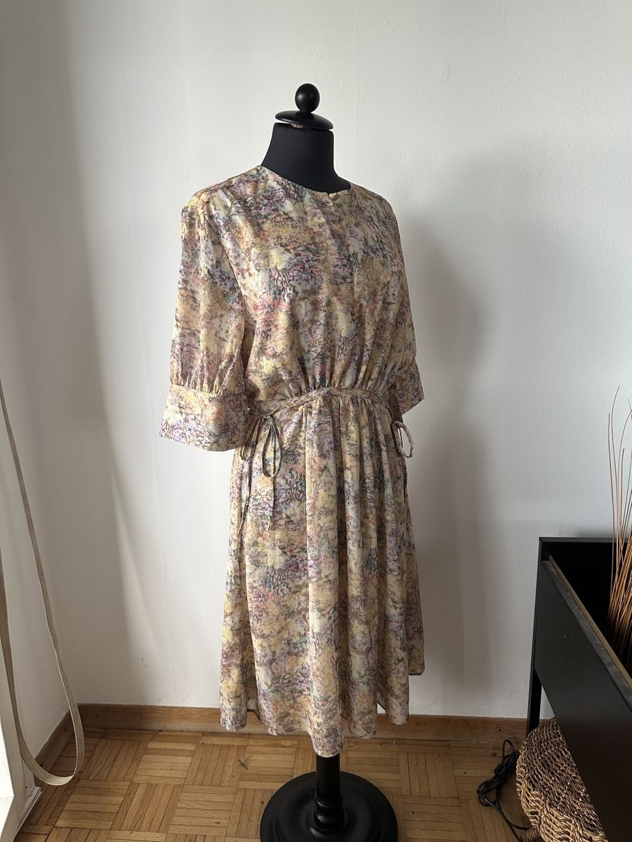 H&M Robes: Kleid mit Blumenmuster Grösse S neu mit Etikett – Neuf avec emballage d'origine à Wohlen AG par jes_9c79