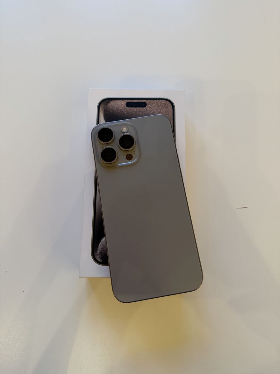 Apple Telefoni cellulari / Smartphones: Apple iPhone 15 Pro Max Titan Natur – Usato da Immensee venduto da car_899f 2