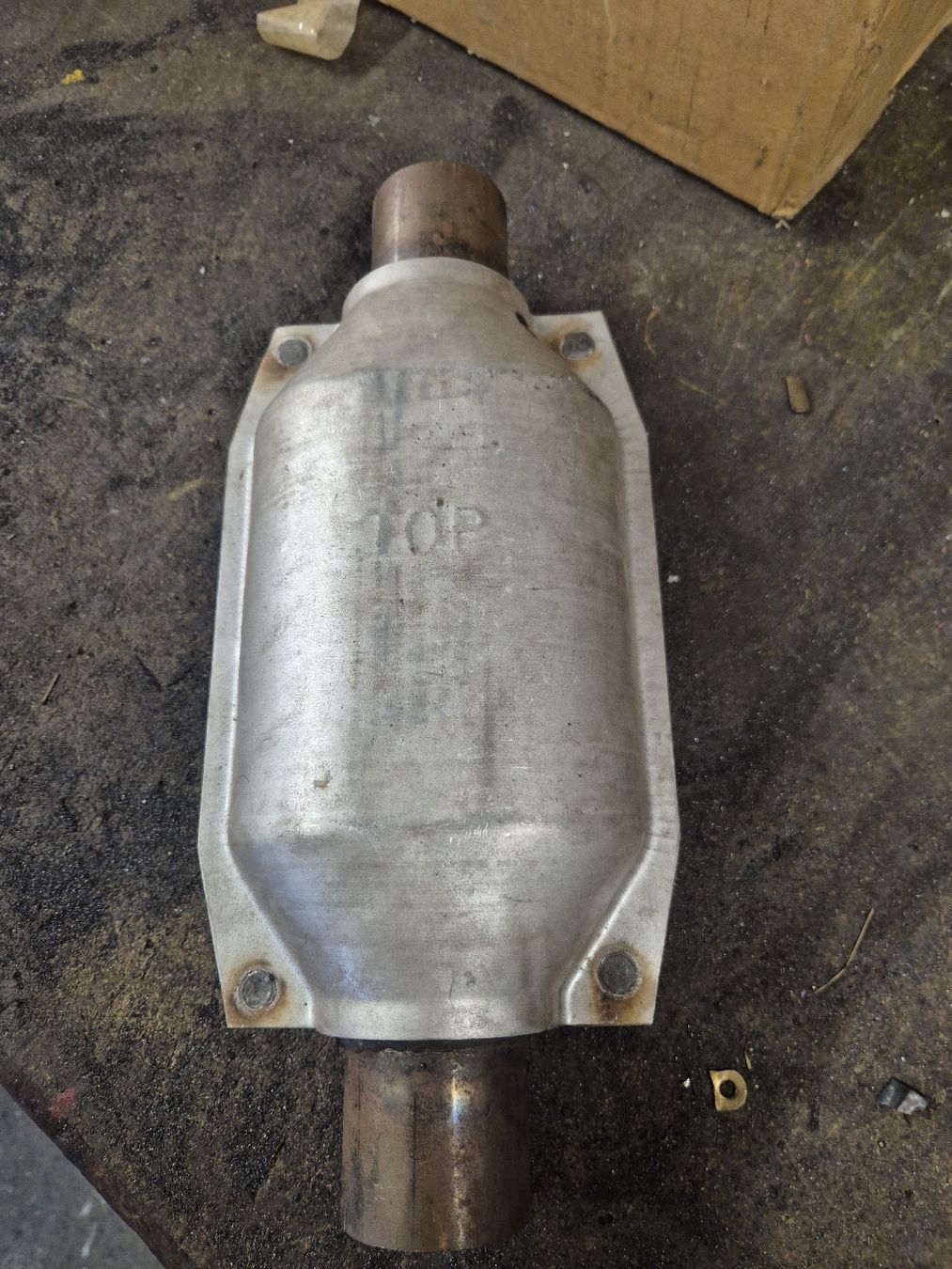 Volkswagen Sistemi di scarico: Katalisator vermutlich golf 1-2 – Nuovo (secondo la descrizione) da Brienzwiler venduto da Bambus9197 2