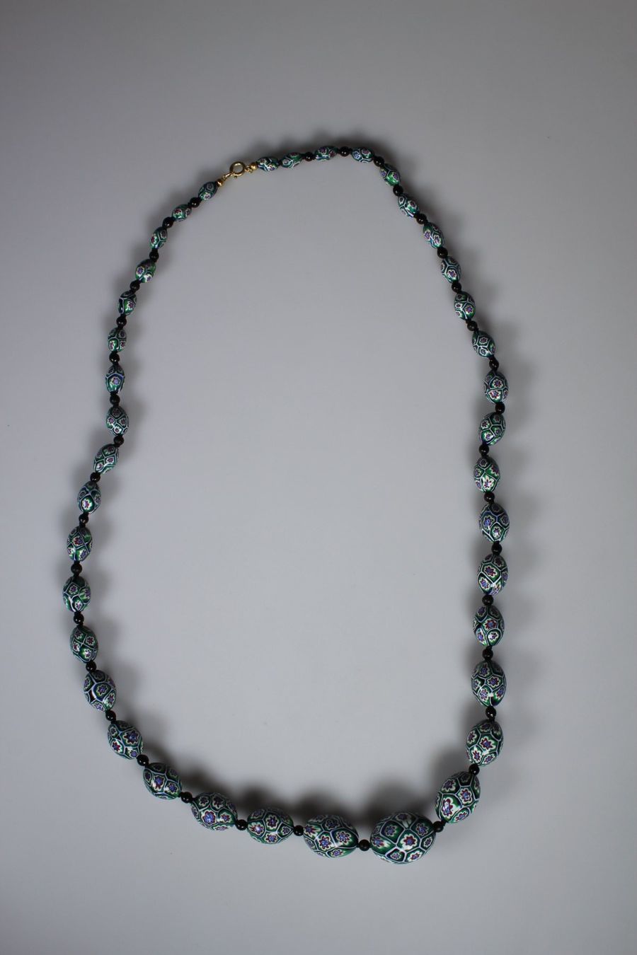 Murano Catenine: Murano Millefiori Glasperlenkette – Usato da Basel venduto da IRMAundFRED