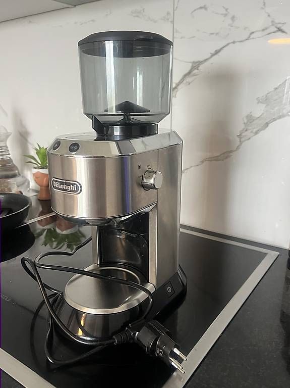 Machines à café & Machines à expresso: Moulin à café Délonghi – D'occasion à Morges par grettazena