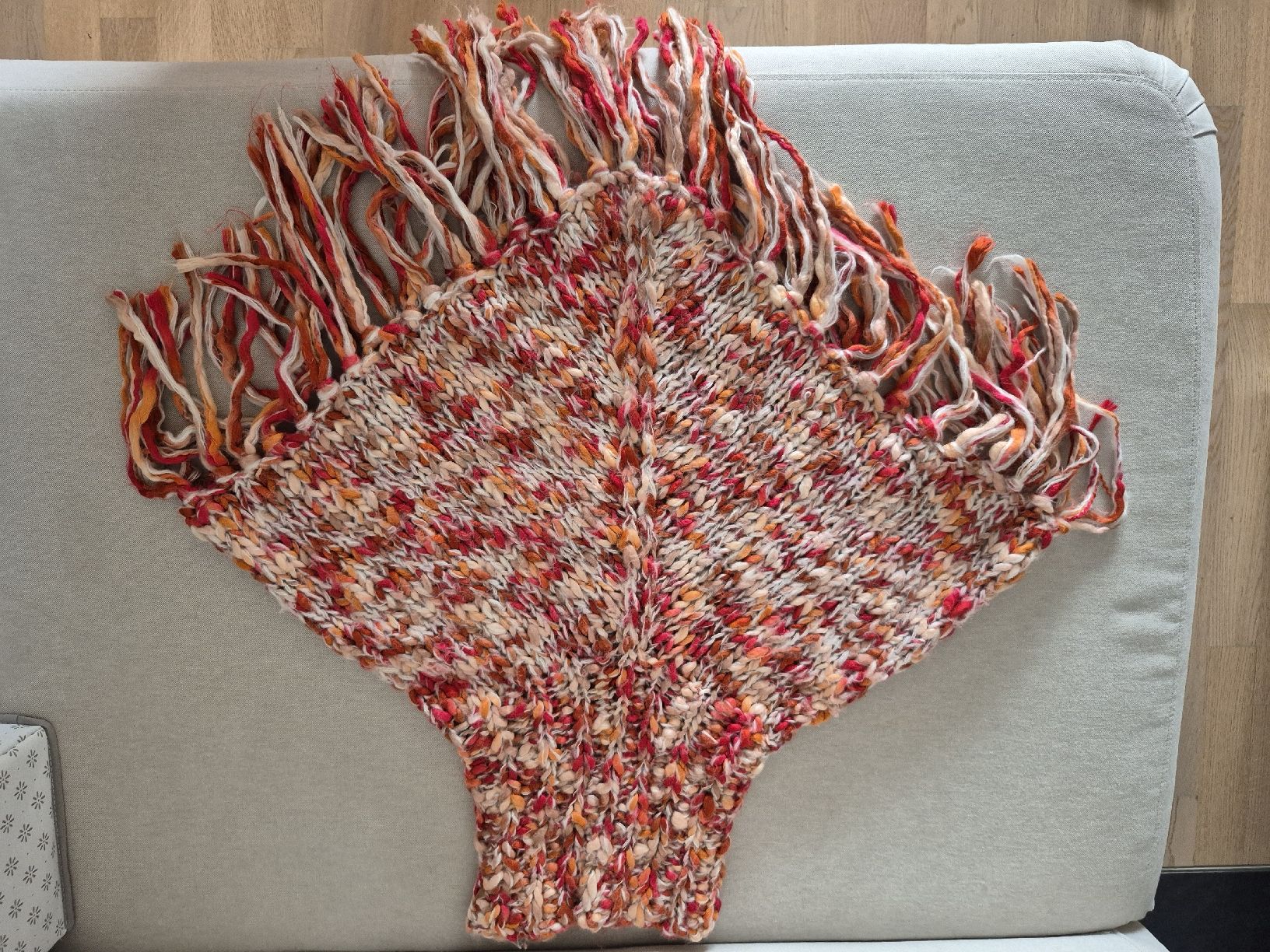 Maglioni & Felpe: Warmer Strick-Poncho mit Fransen – Usato da Thun venduto da Zuzi84 2