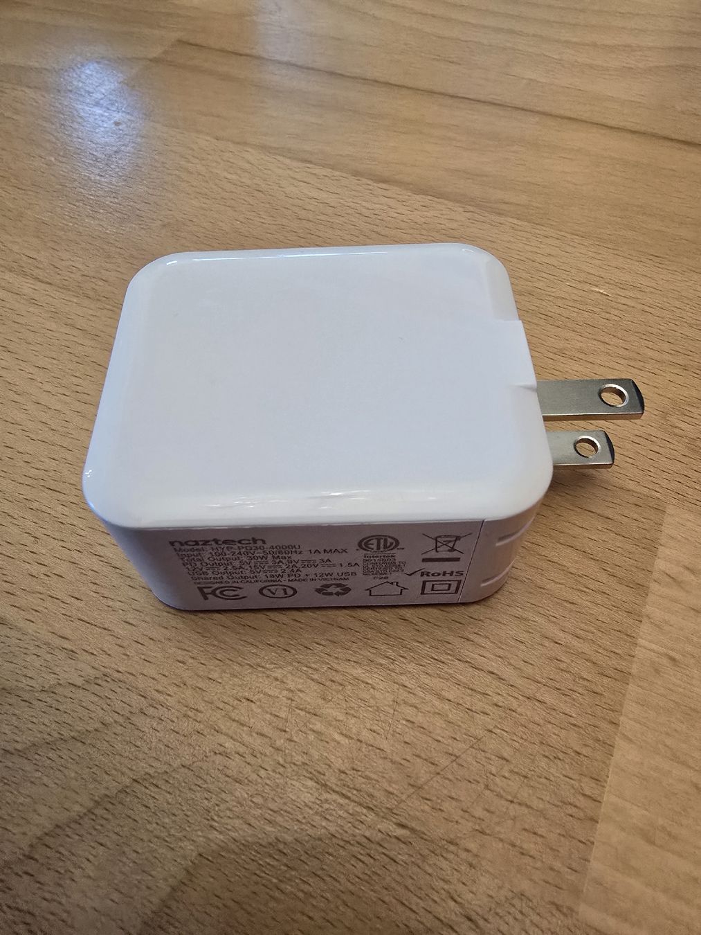 Laufwerke & Adapter: Chargeur Naztech 30W USB-C + USB-A neuf – Neu (gemäss Beschreibung) aus BERN von froggyinternationale