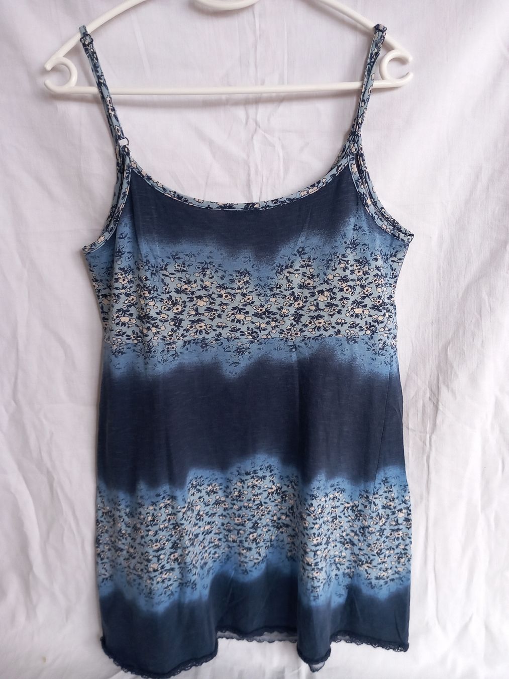 Vestiti: Robe / Tunique à bretelles bleue à fleurs – Usato da Faoug venduto da per_kp6r 1