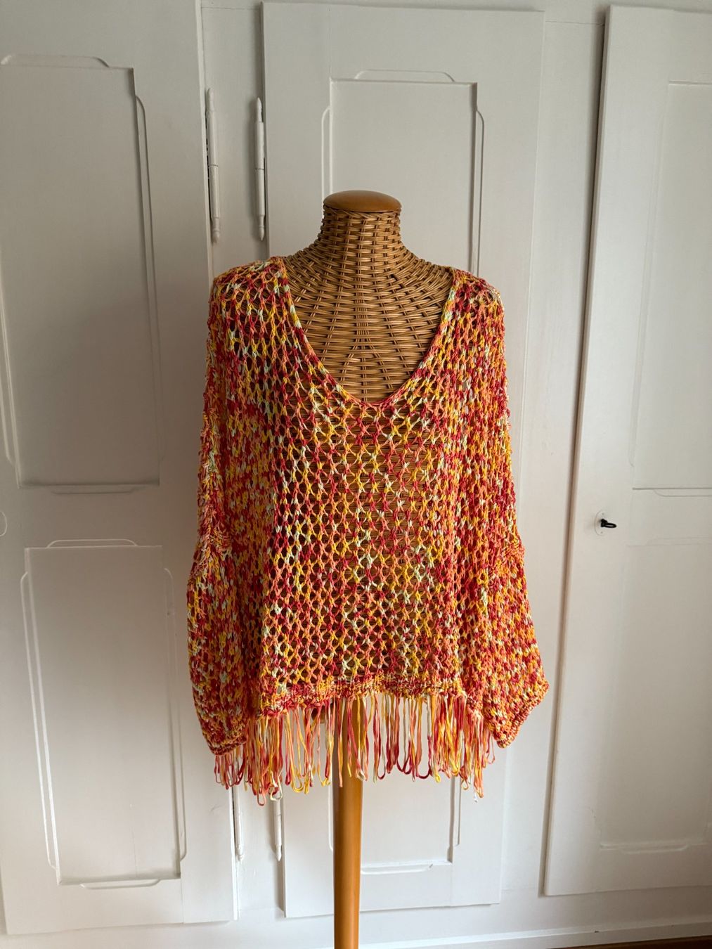 Maglioni & Felpe: Hippie Goa Fransen Strickpullover grobmaschig – Usato da Zürich venduto da Diazaio
