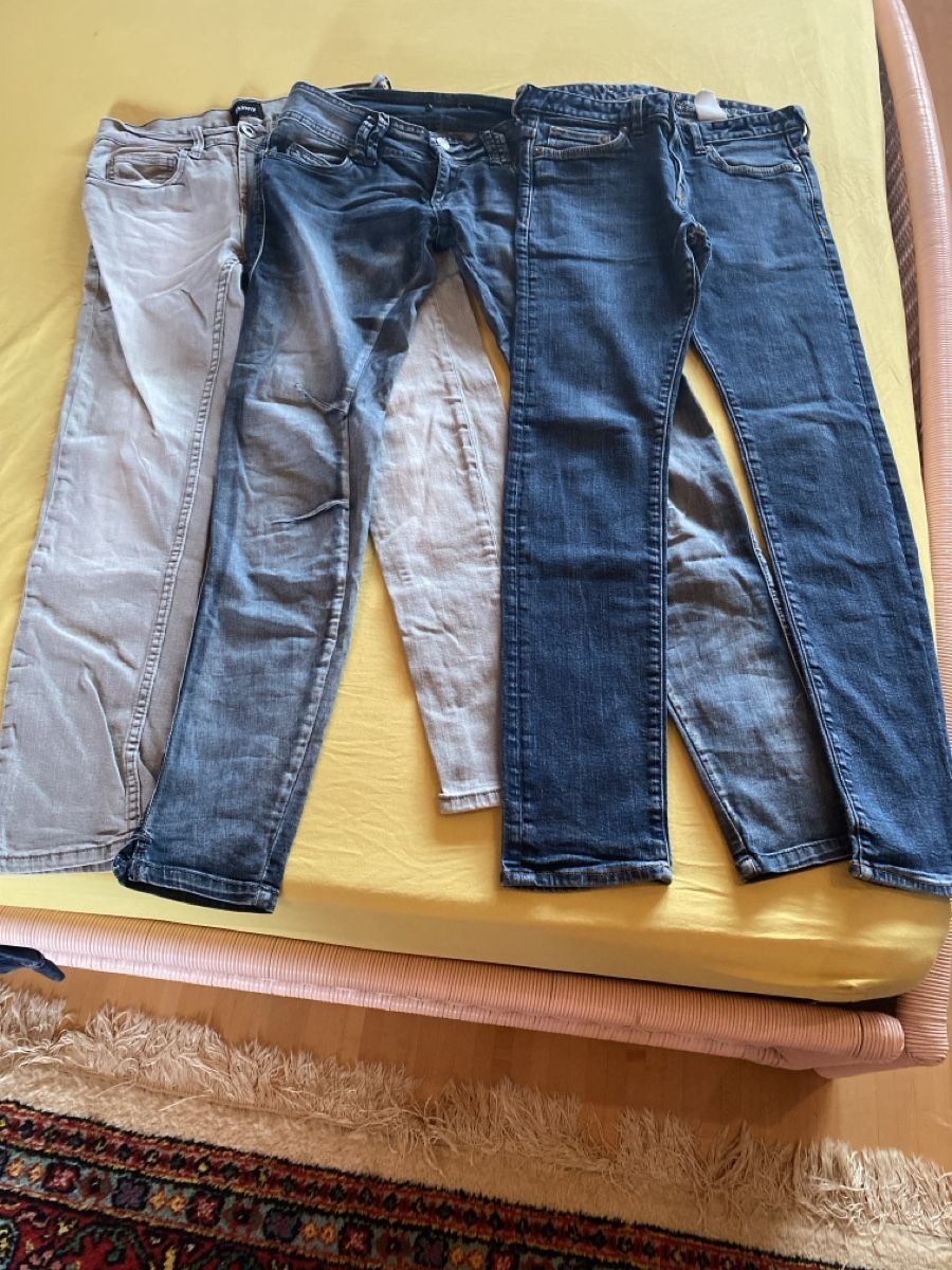 Jeans: 3 Stück Skinny Jeans ca Gr. 30 – Gebraucht aus Watt von Willis4